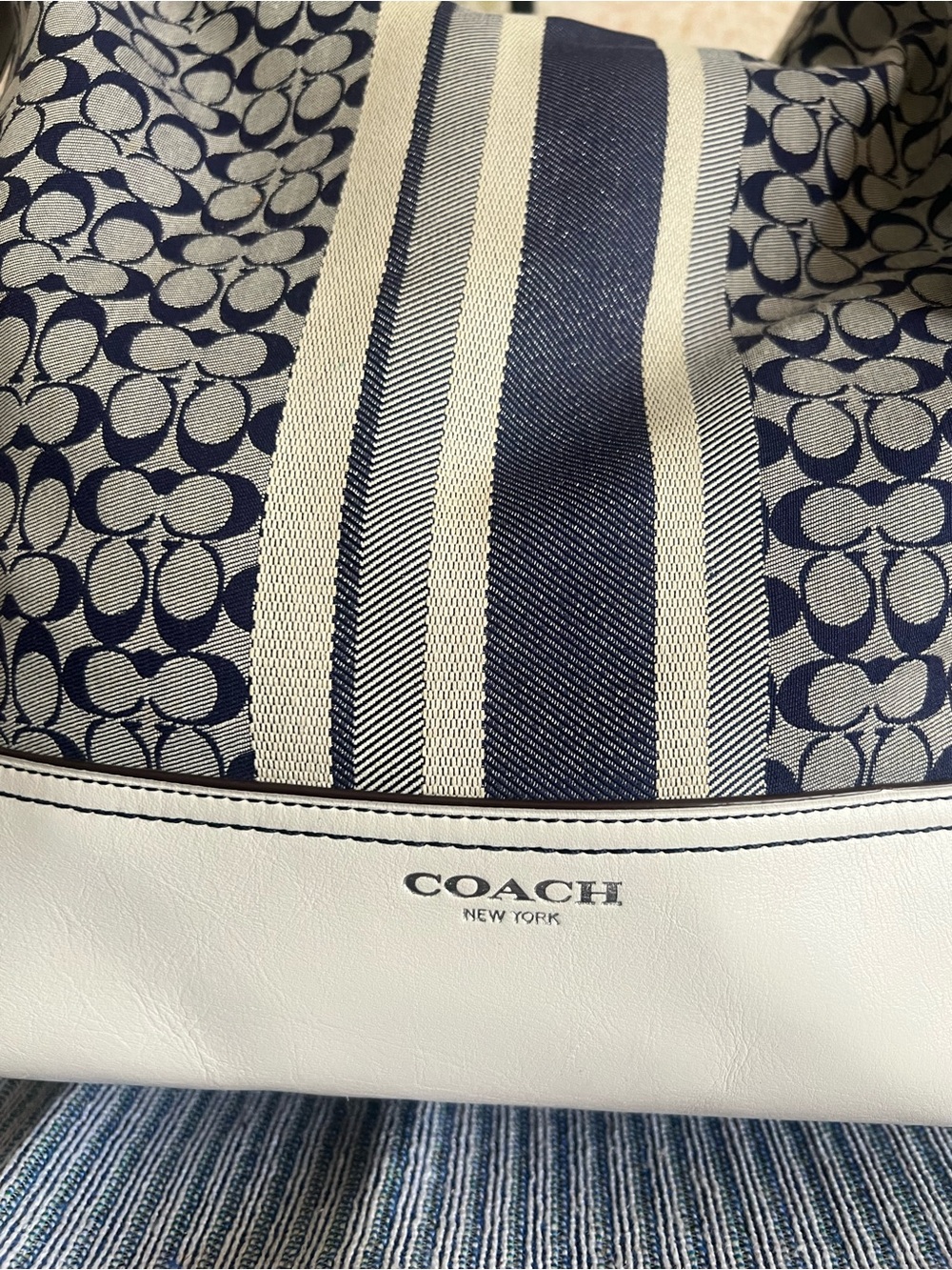 Coach Signature Canvas Stripe Hobo Duffle Bag in Navy and White - Picture 4 of 16